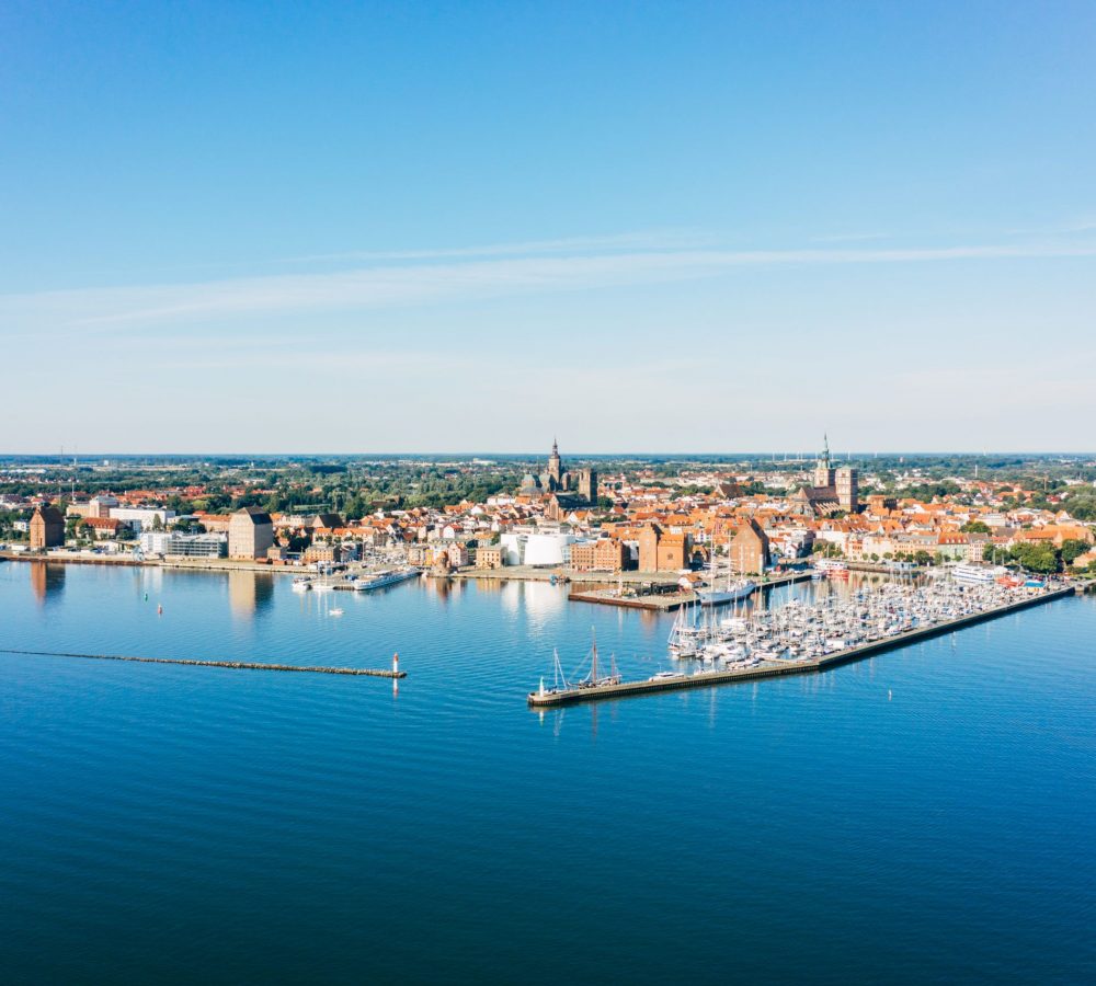 FG_20_Stralsund_Hafen_Panorama_Luftbild