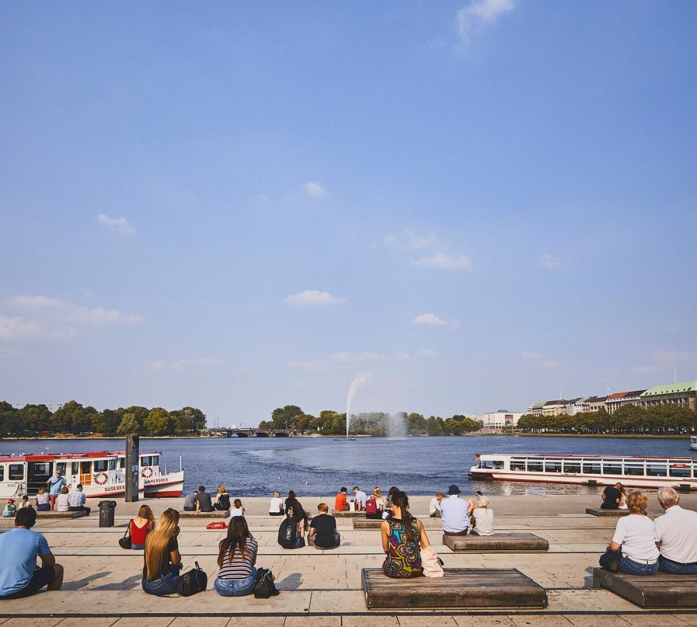 M-JuliaSchwendner_Binnenalster_230810-003_HiRes_AdobeRGB
