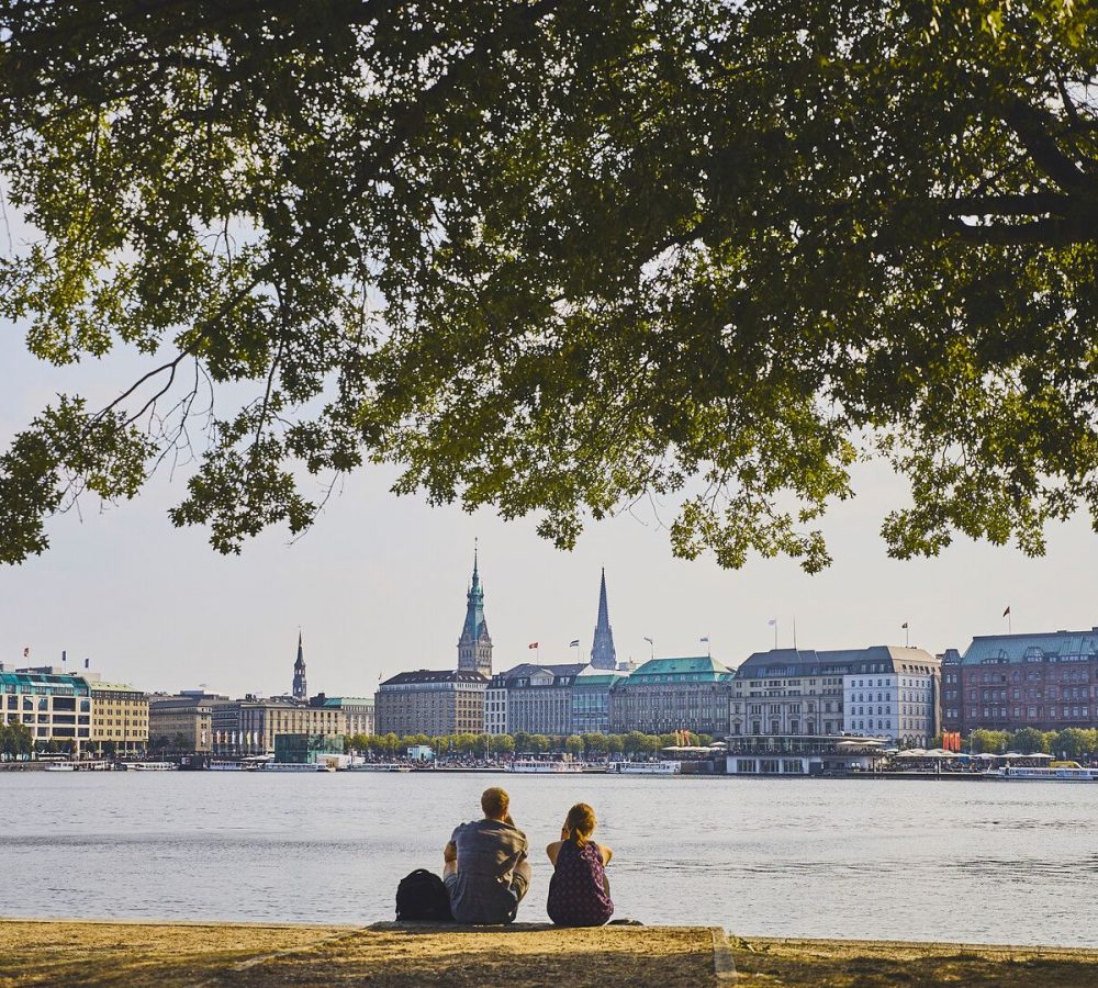 M-JuliaSchwendner_Jungfernstieg_230810-008_HiRes_AdobeRGB