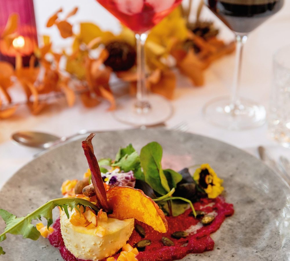 Vegetarian composition with celery & beetroot (c) Udo Thomas