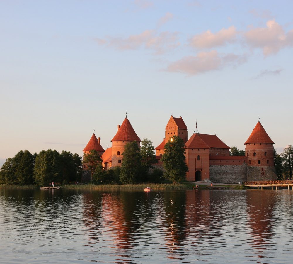 castle-5106468_1920