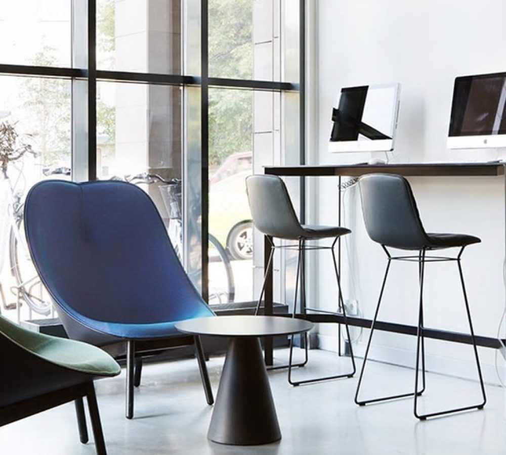 lobby-interior-computers-comfort-hotel-lt